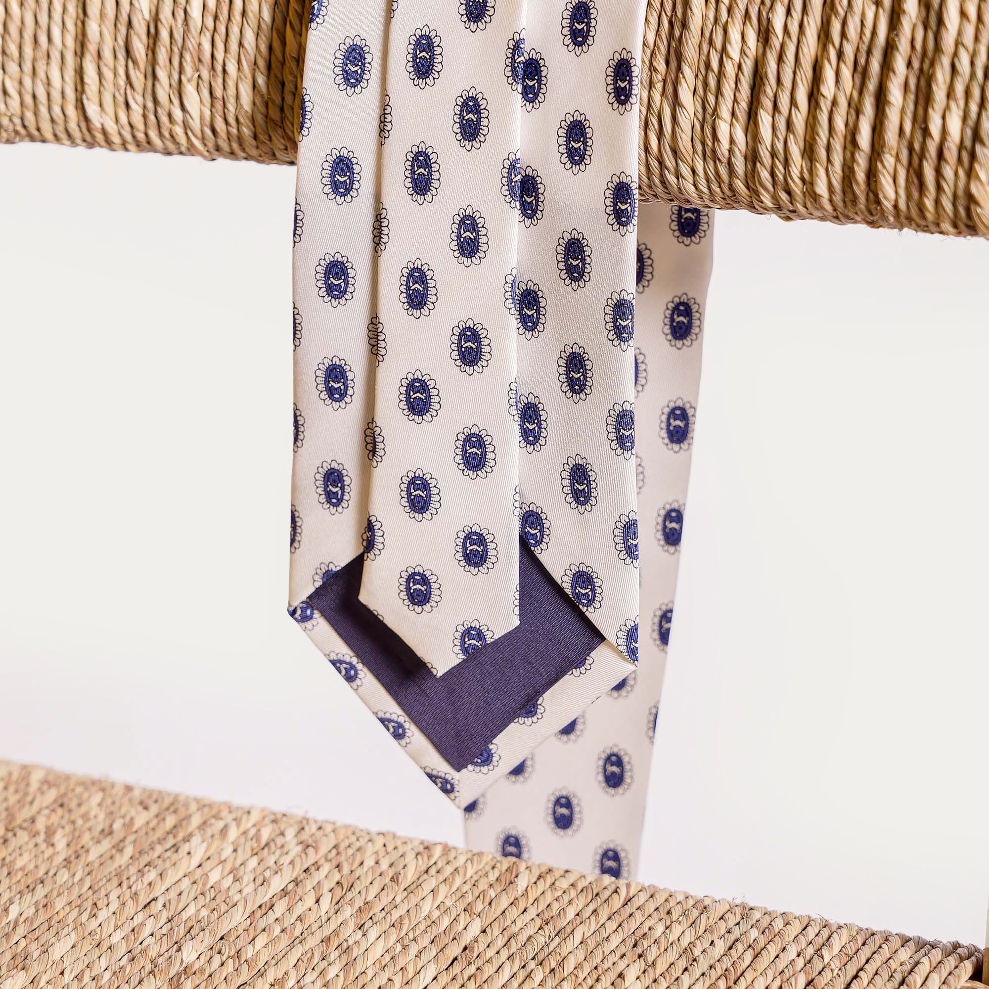 SILK TIE
