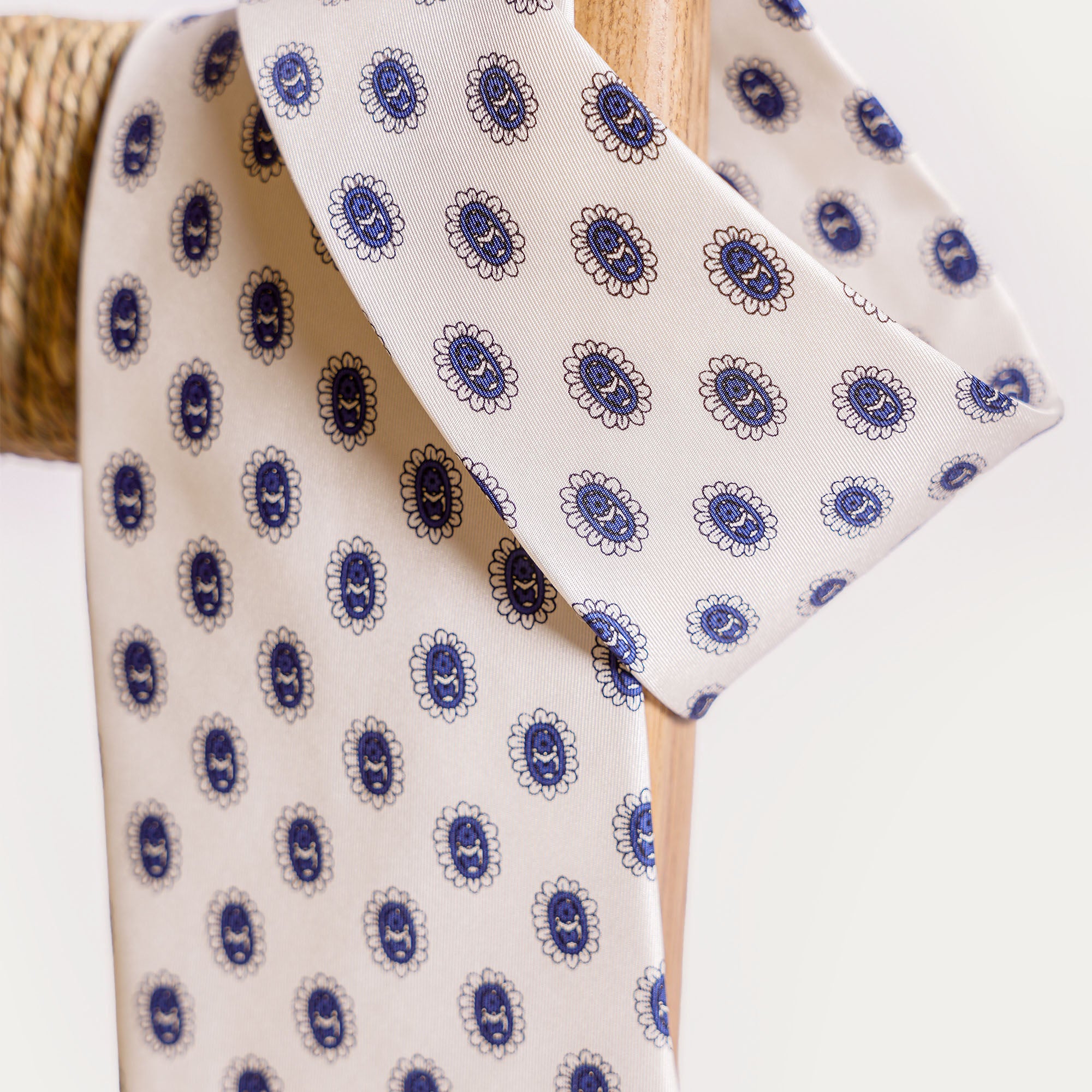 SILK TIE