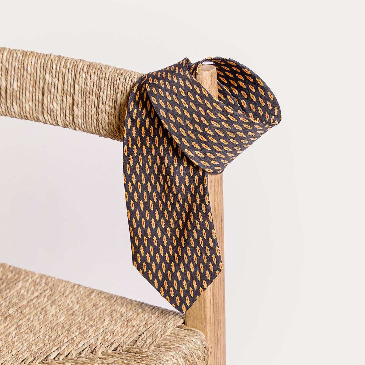 Cravate En Soie DKNY D'occasion - Accessoire Mode Homme élégant
