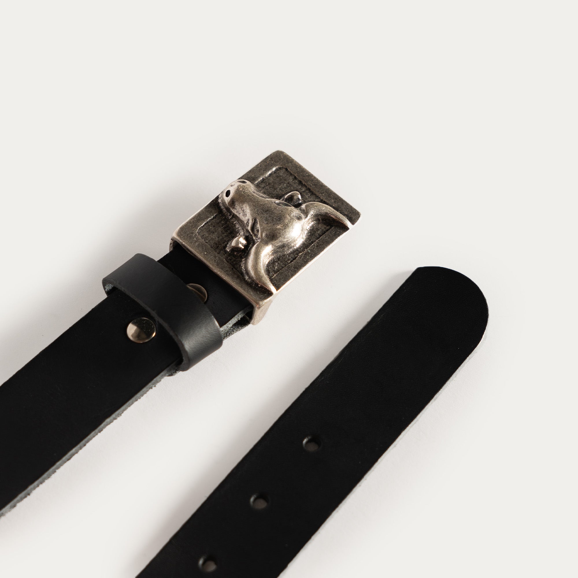 Leather belt TAUREAU silver