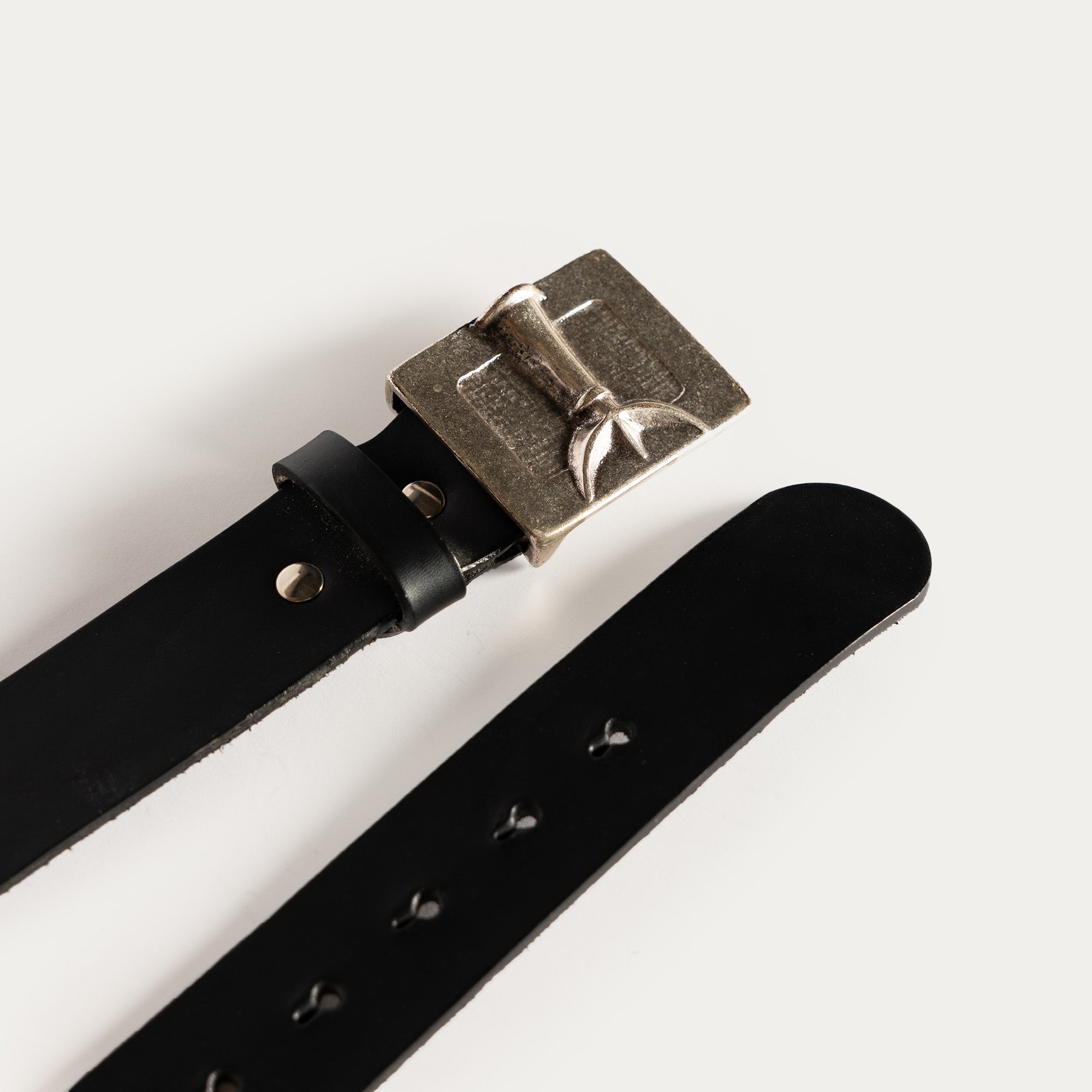 Leather belt TRIDENT silver