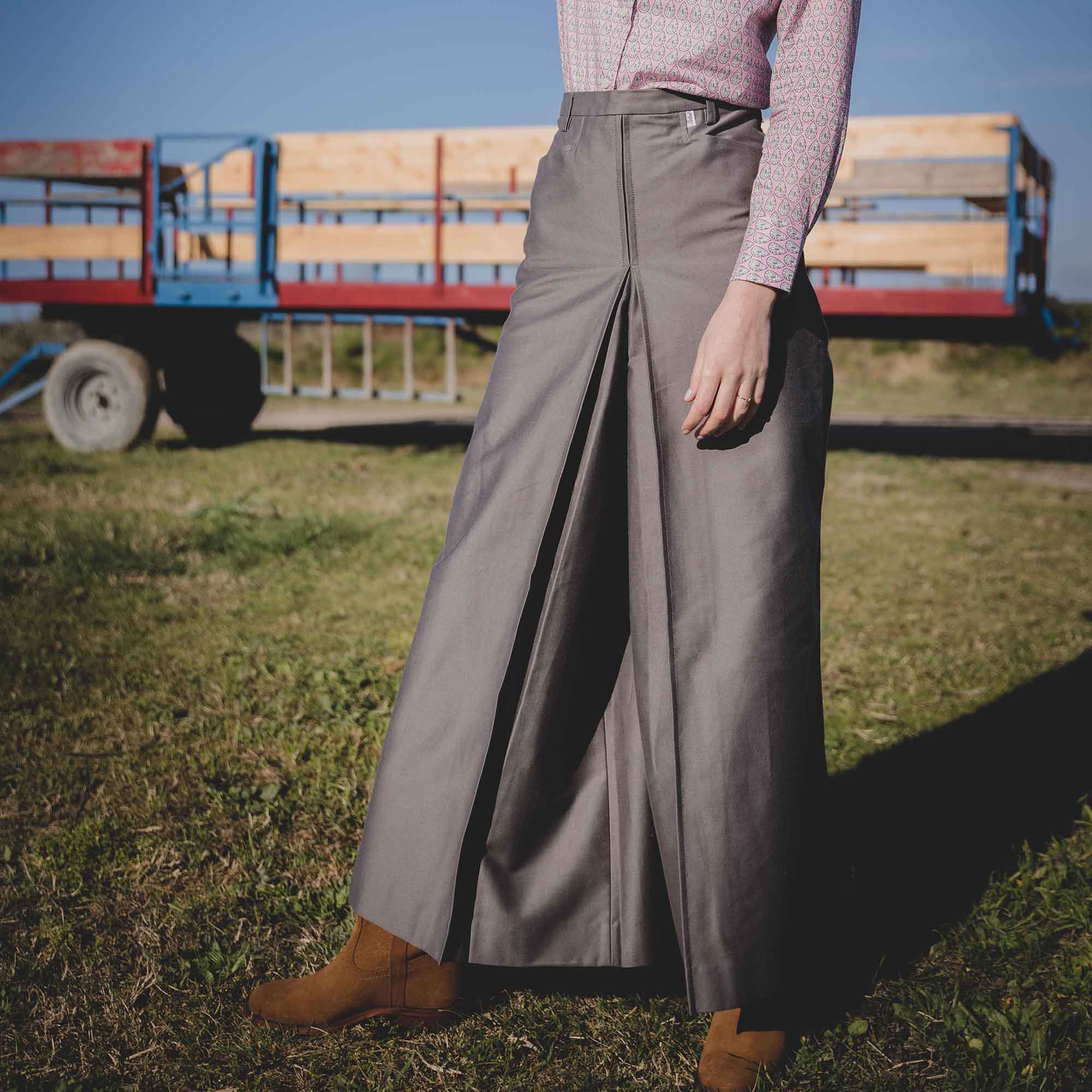Grey Divided Gardiane riding Skirt