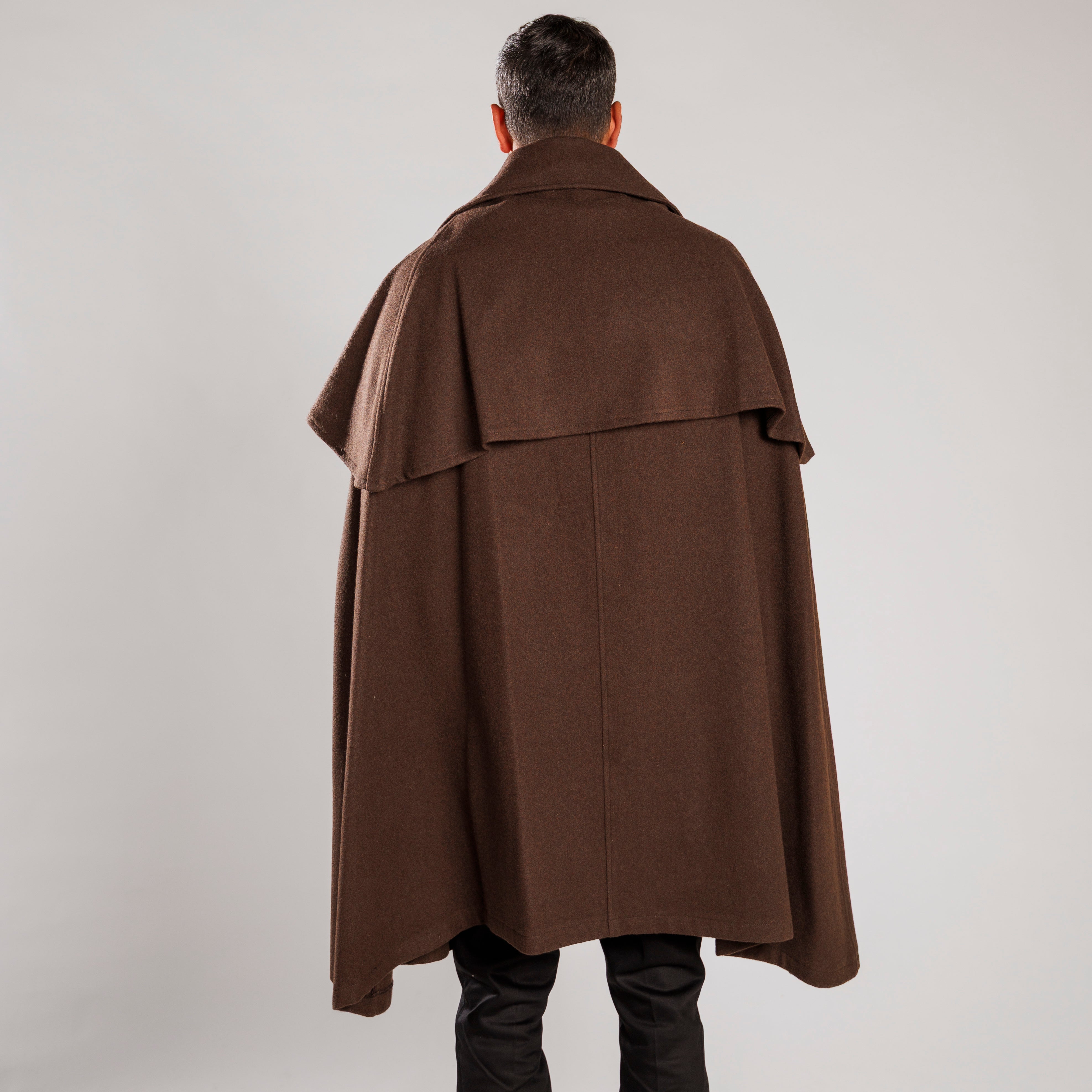 Cape de Berger laine coloris chataigne sans capuche