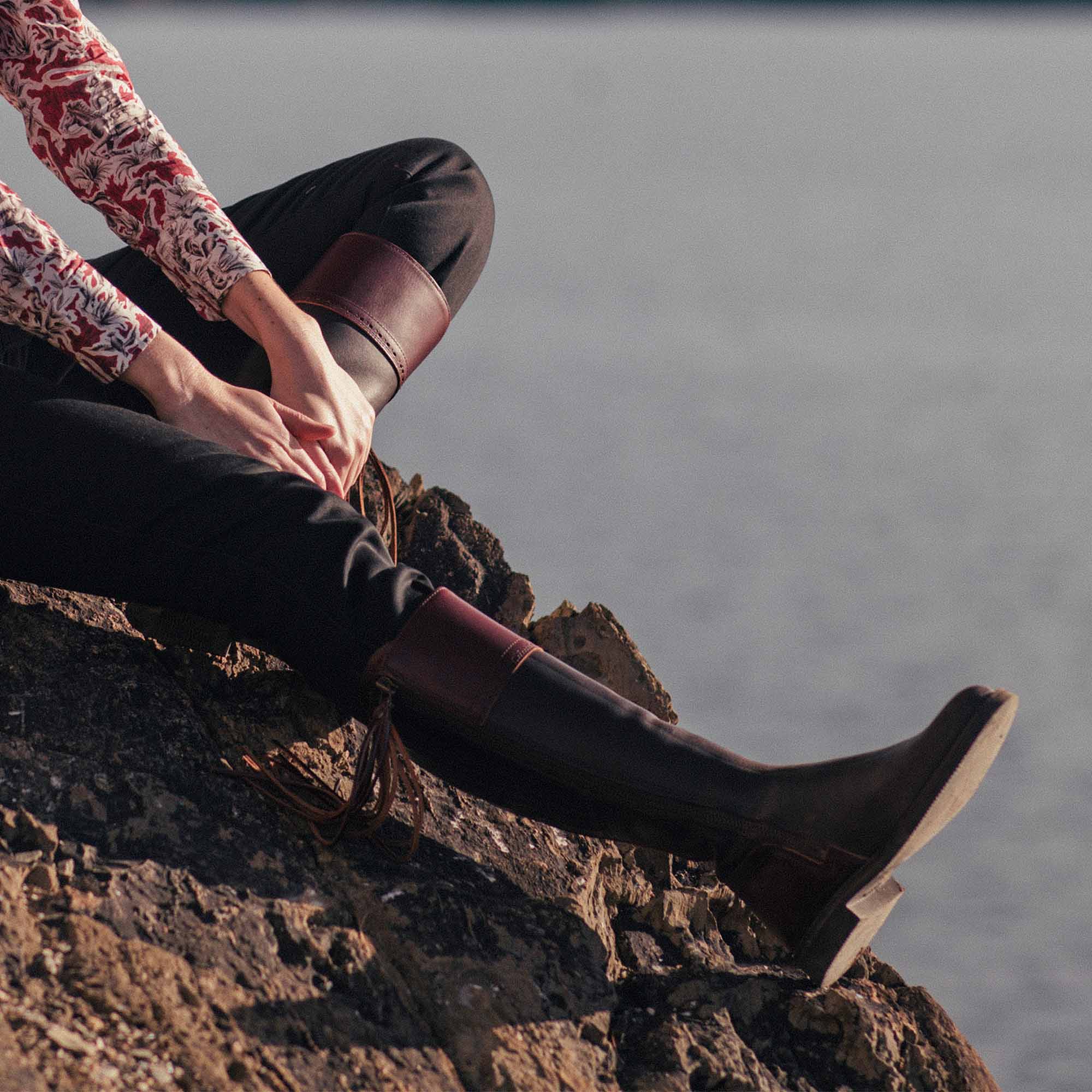 High brown elastic boot