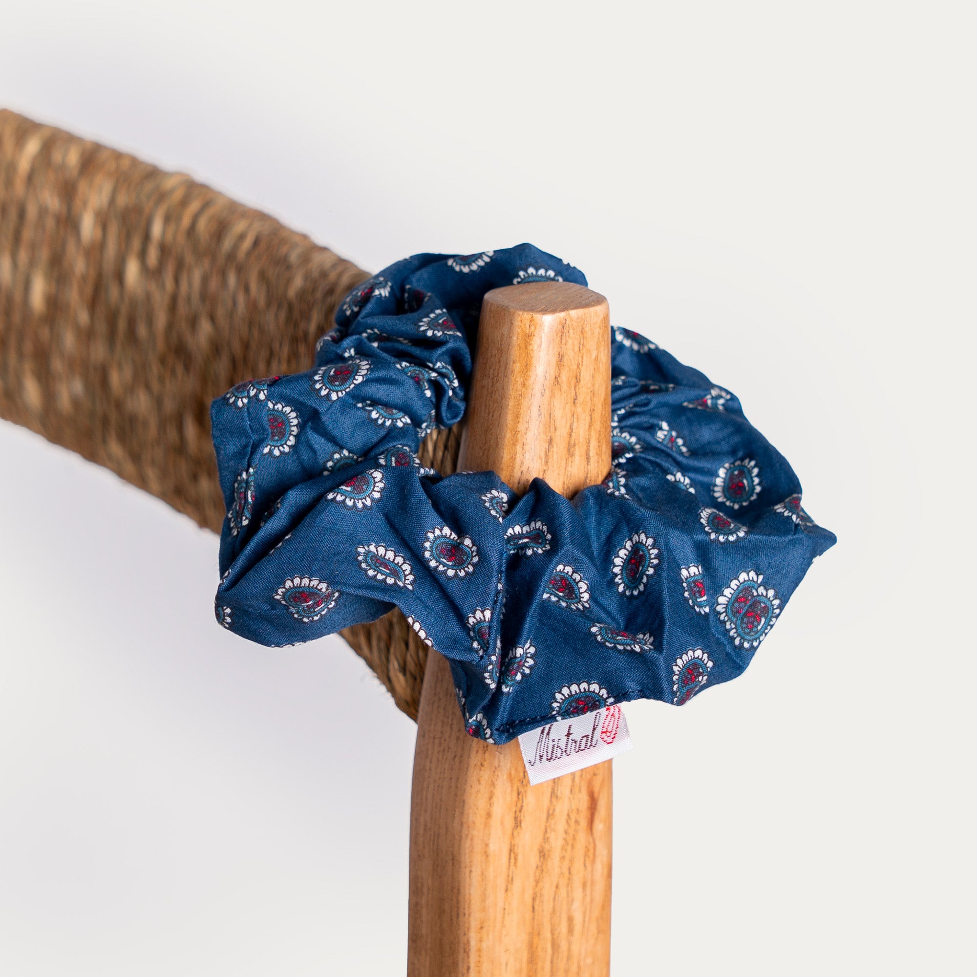 NAVY MEDALLION CHOUCHOU