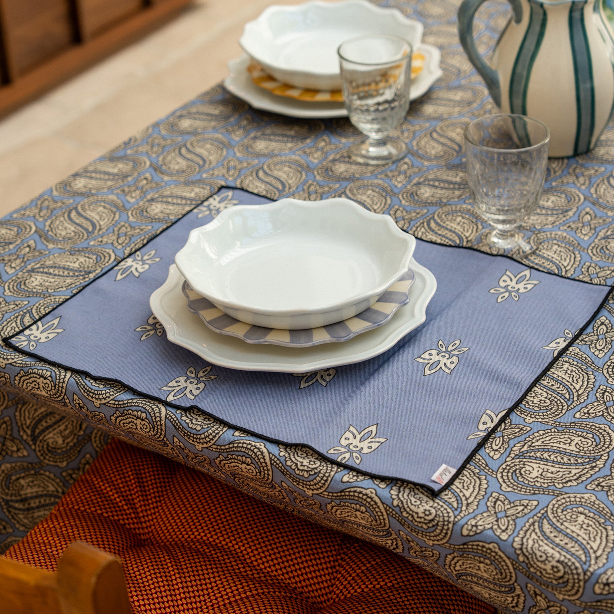 SET TABLE MOSCA GEANT BLEU CELESTE