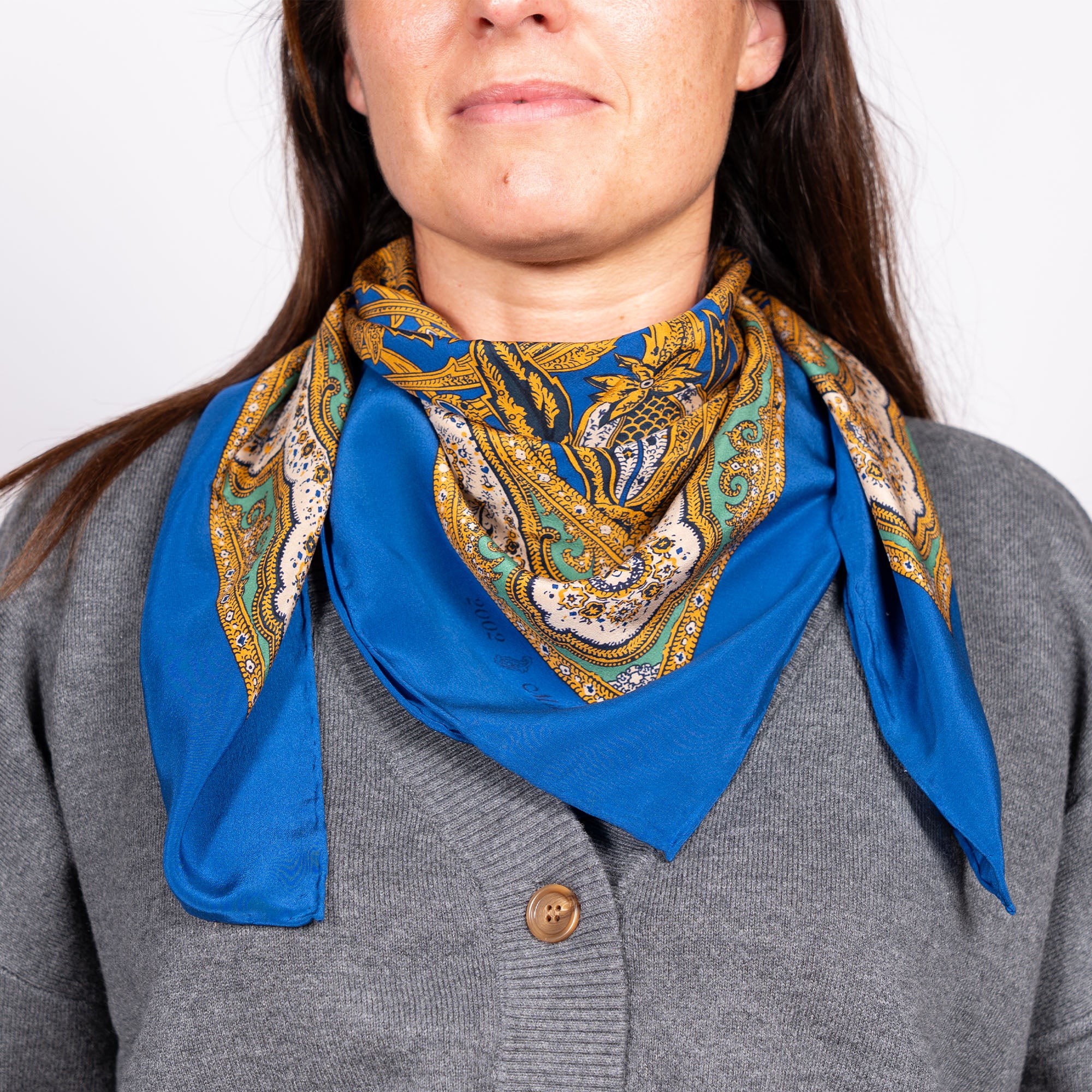 ARTIST SCARF